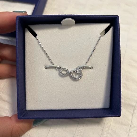 Swarovski infinity necklace - Picture 2 of 5